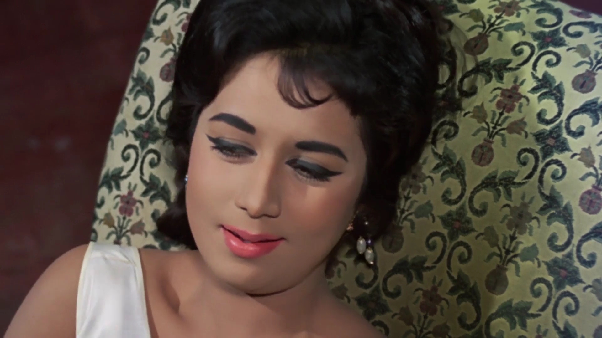 Jab.Jab.Phool.Khile.1965.WEBHDRip.1080p.AVC[(043021)18-37-54].JPG
