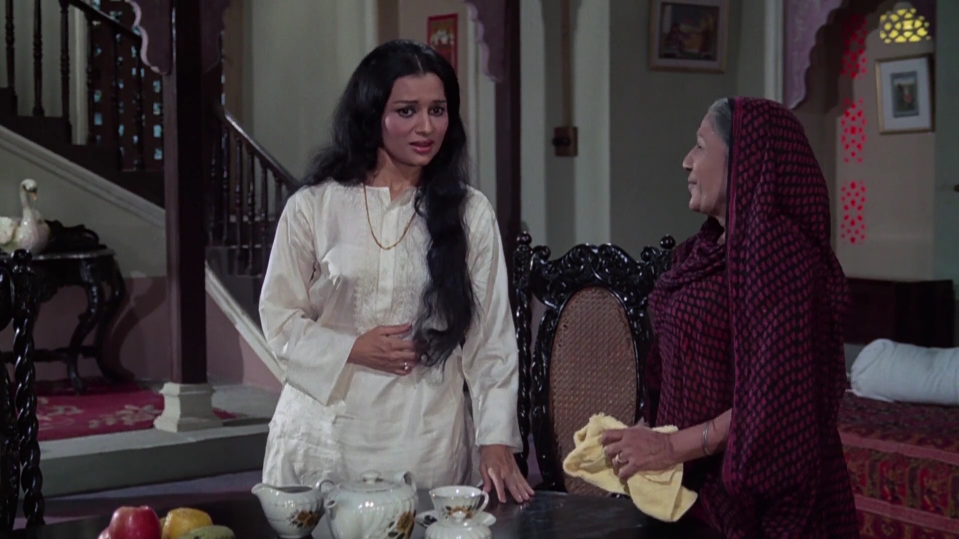 Main.Tulsi.Tere.Aangan.Ki.1978.WEBHDRip.1080p.AVC[(024579)18-15-59].JPG