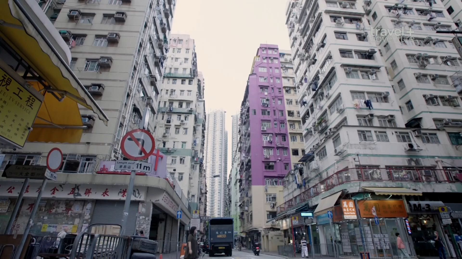 Большой город. Как живут в Гонконге.ts_snapshot_18.52.741.png