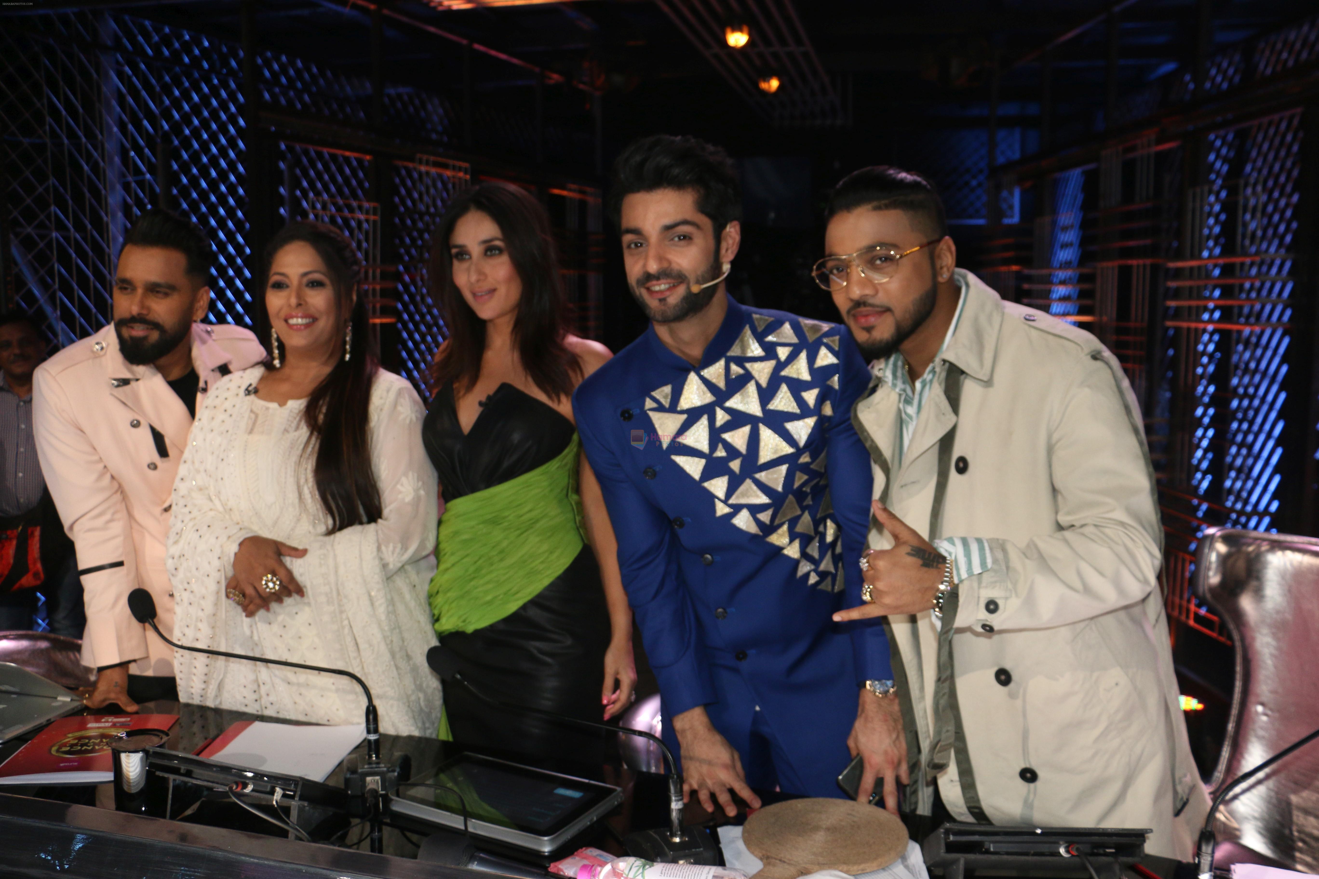 hpse_fullsize__1925815154_Kareena Kapoor on the sets of Zee TV Dance India Dance in filmcity goregaon on.JPG