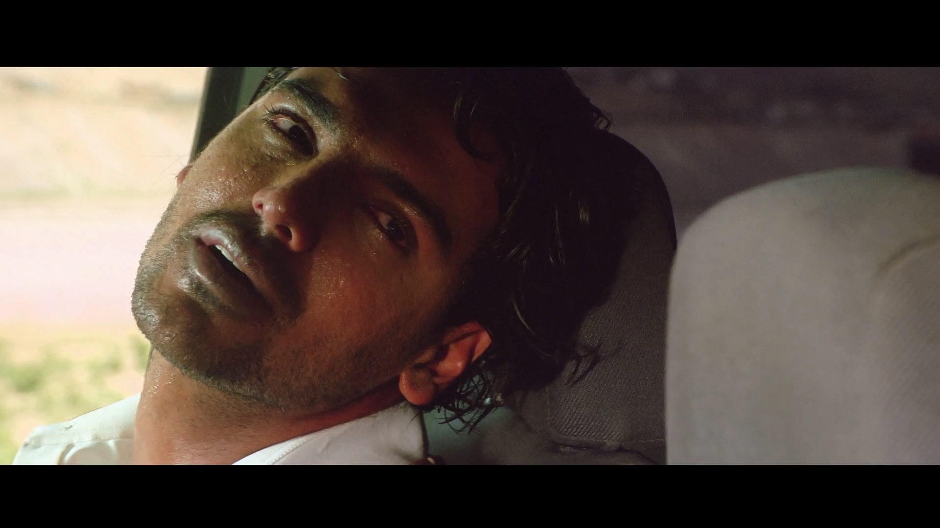 Paap.2003.WebHDRip.1080p.AVC[(055054)03-04-39].JPG