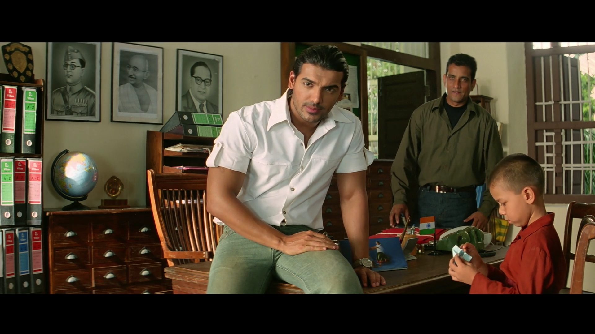Paap.2003.WebHDRip.1080p.AVC[(036827)03-04-05].JPG