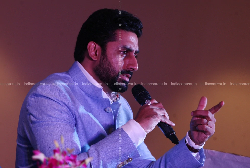 659-abhishek-bachchan-the-co-owner-of-isl-team-chennaiyin-fc-during-a-image-Chennaiyin_FC_new_coach_with_Abhishek_Bachchan__4_.webp