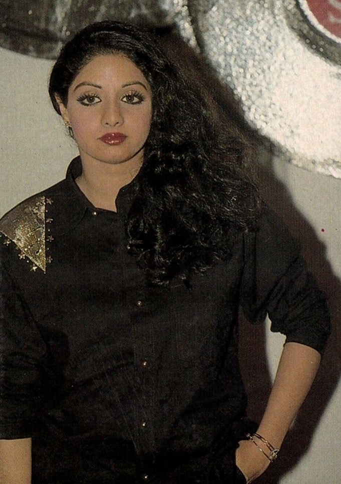 Sridevi-Sri-Devi-Original-Bollywood-Postcard.jpg