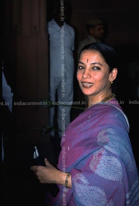 659-shabana-azmi-actress-in-hindi-films---bollywood-side-portrait-image-F246_SD12_DVD_0077.jpg