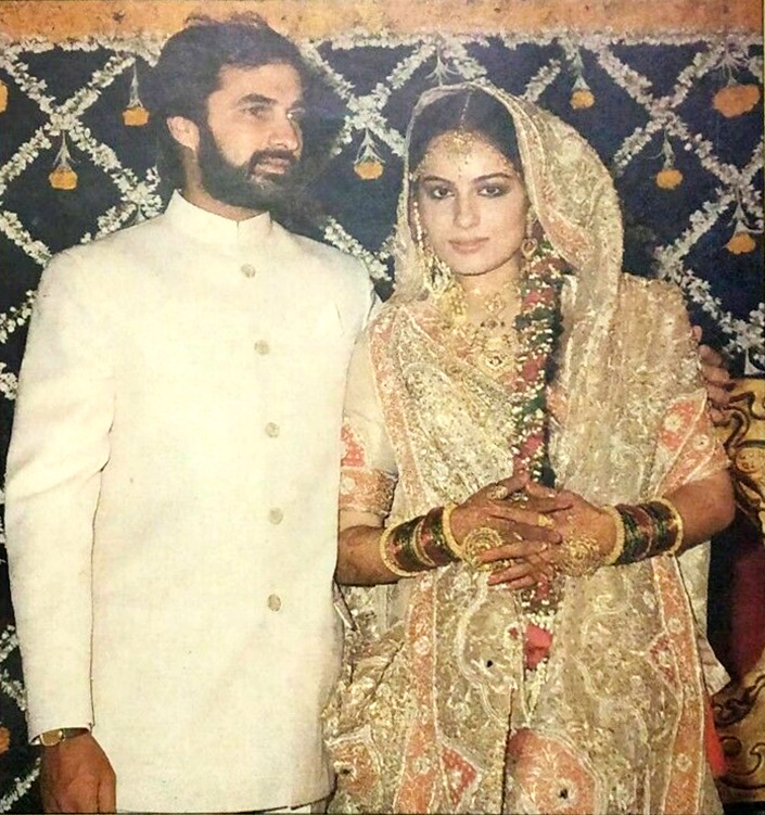 Bollywood-Star-Actor-Rekha-Paper-Sheet-_57 (1).jpg