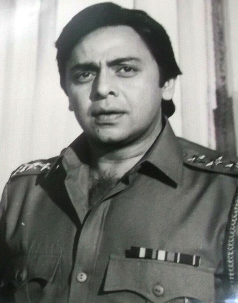 VINOD-MEHRA-8pc-Bollywood-India-Vintage-Movie-_57.jpg