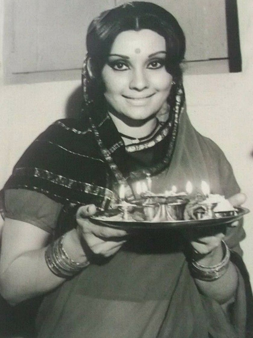 VIDYA-SINHA-4pc-Bollywood-India-Vintage-Movie.jpg