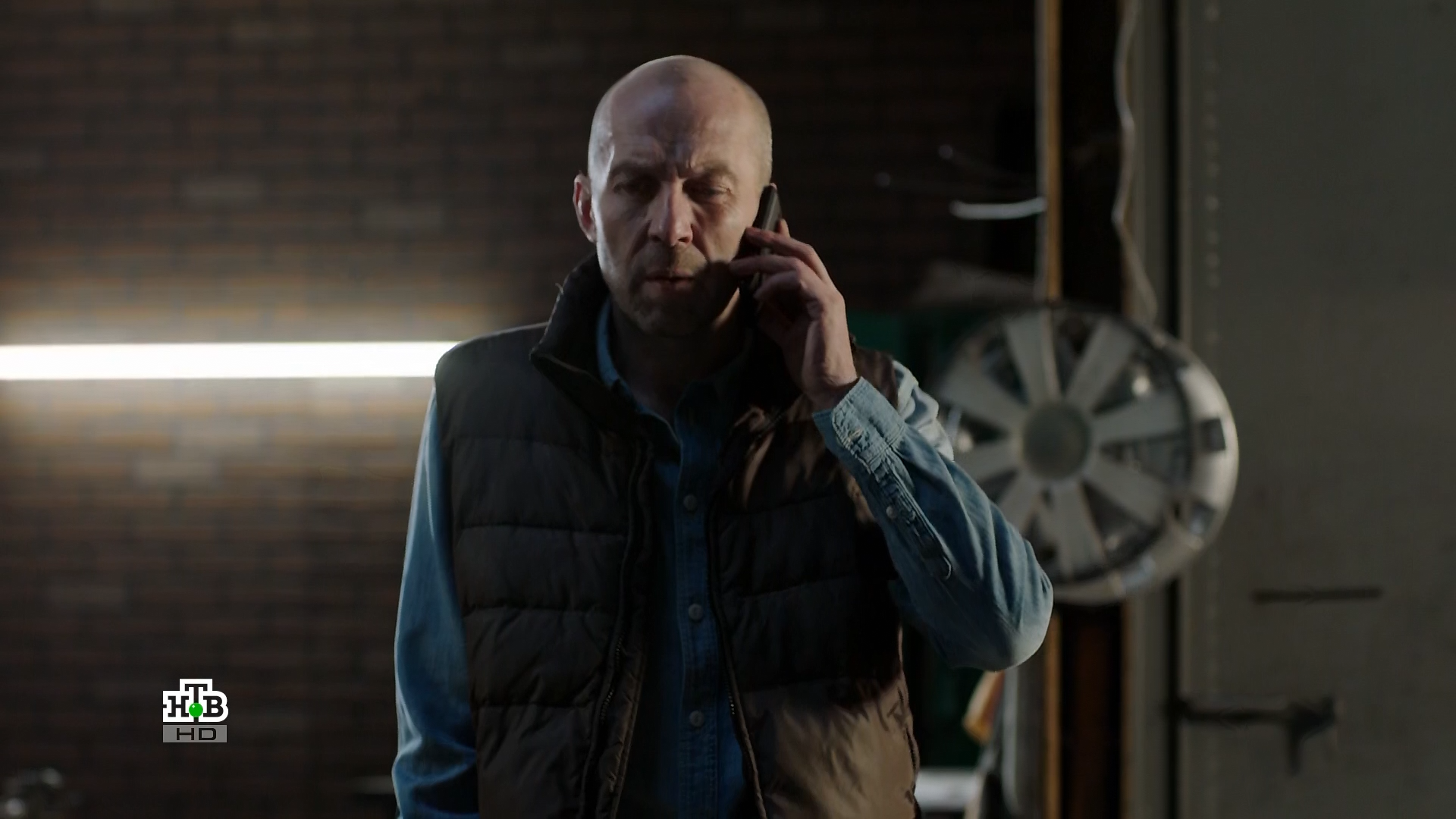 Kontakt.s01.e02.2019.DVB.by.White Smoke.R.G.Generalfilm.ts_snapshot_20.39.667.png