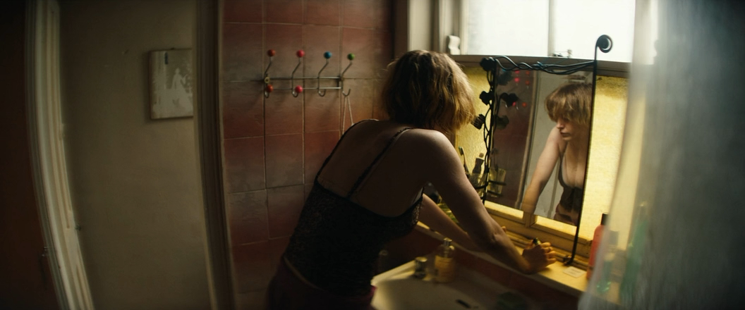 Ритм-секция (2020) WEB-DLRip-AVC_ivanes.mkv_20200415_152723.012.png