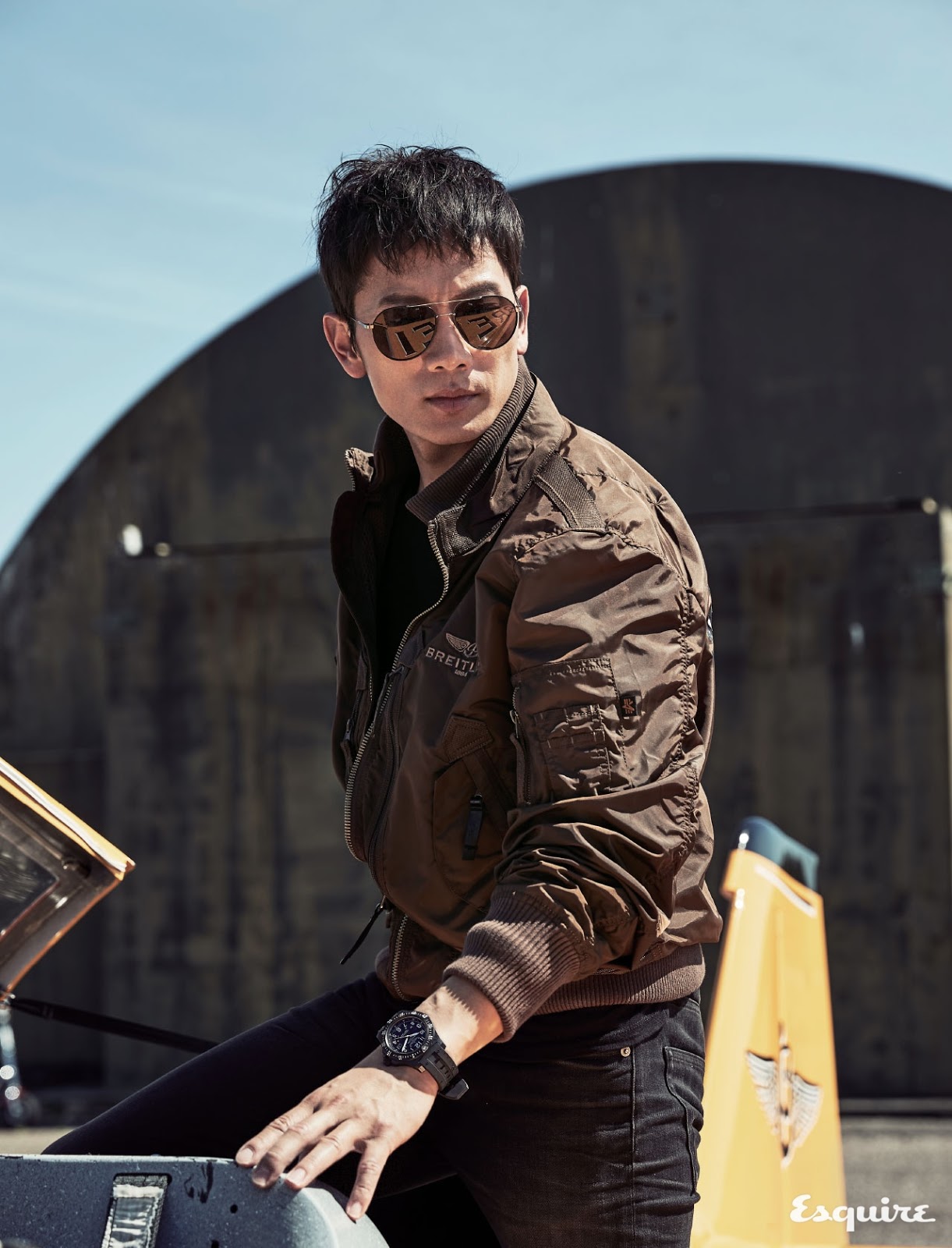 Ji Sung Esquire 5.jpg