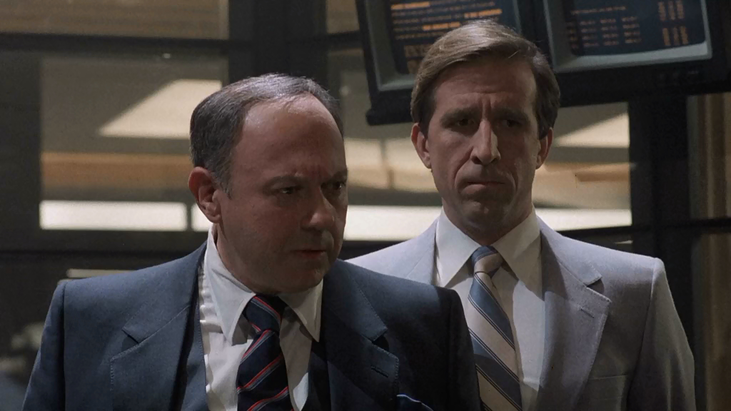 Полицейский из Беверли-Хиллз 2.(1987).WEB-DLRip-AVC.O.M.[-=DoMiNo=-].mkv_20200422_205325.937.png