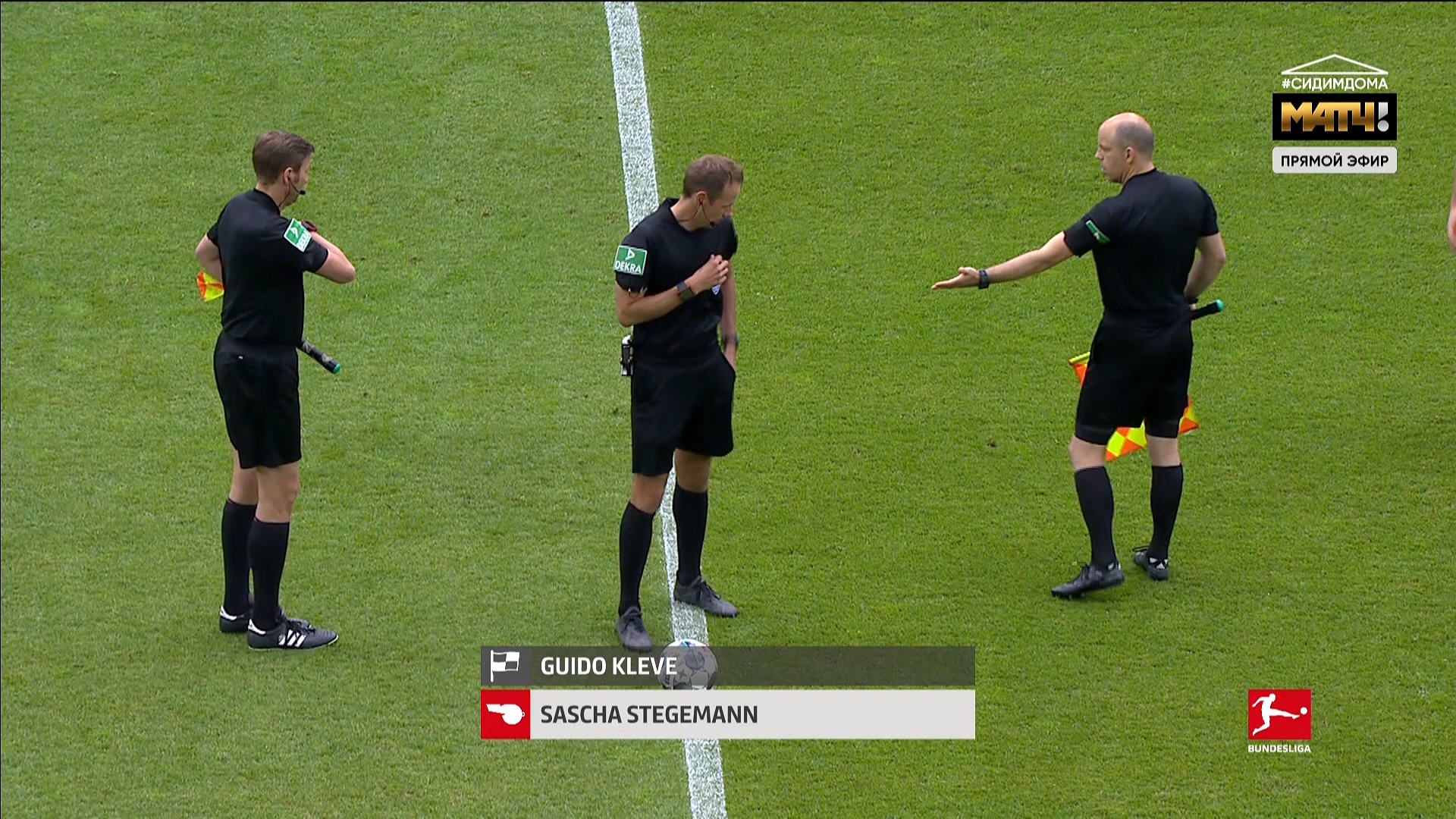 Чемпионат Германии 2019-2020 27-й тур Шальке-04 - Аугсбург Матч ТВ HD.ts_20200524_201302.363.jpg