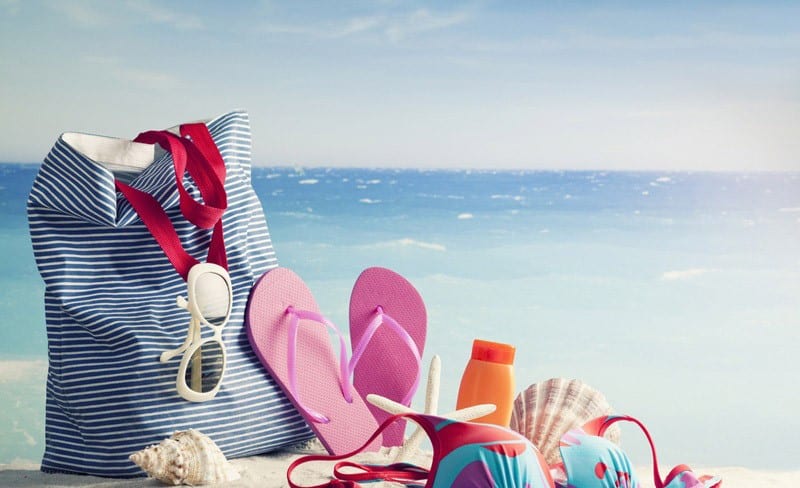 ТОП 5 вещей для отдыха на пляже: что нужно взять с собой девушке