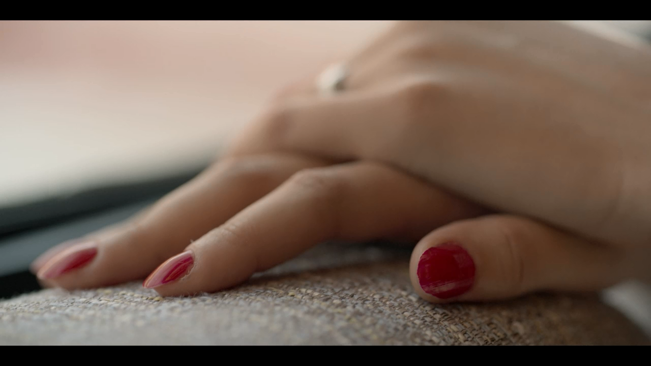 Selena - 01-720.mp4_snapshot_01.01.519.png