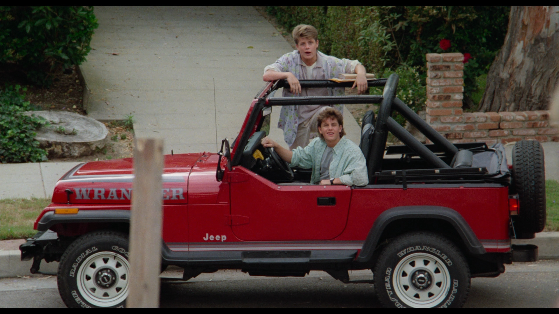 Папа с сыном поехали. Автомобиль Jeep Wrangler в фильмах.