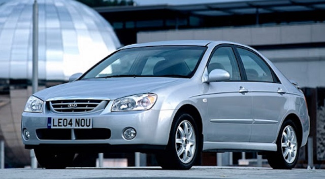 топ 10 авто за 300 000рублей - Kia Cerato I