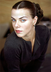 Деби Мейзар