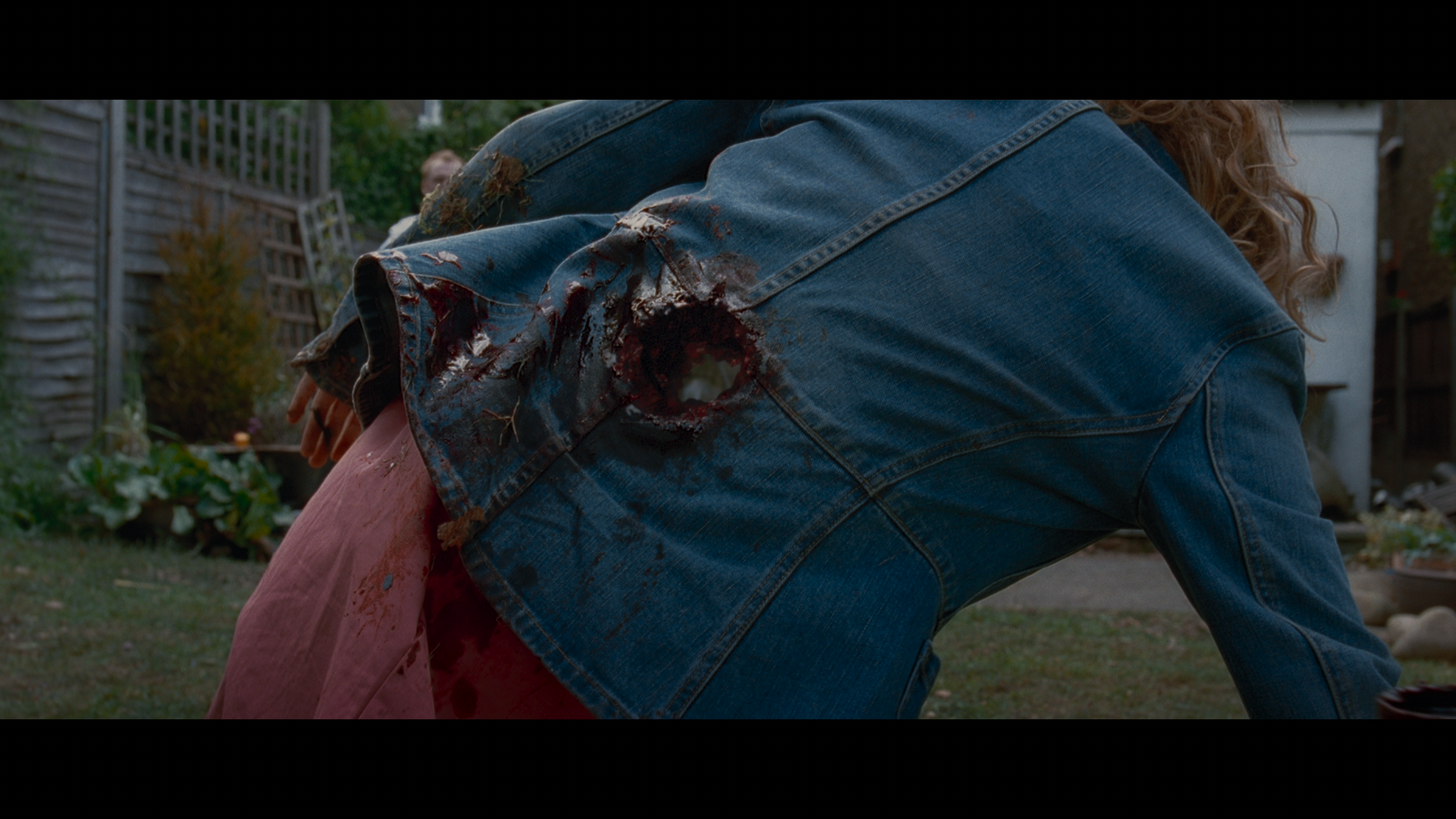 Shaun.of.the.Dead.2004.UHD.BDRemux.2160p.HDR.DoVi.Hybrid.P8.by DVT.mkv_snapshot_00.30.31_[2022.01.04_17.07.52].png