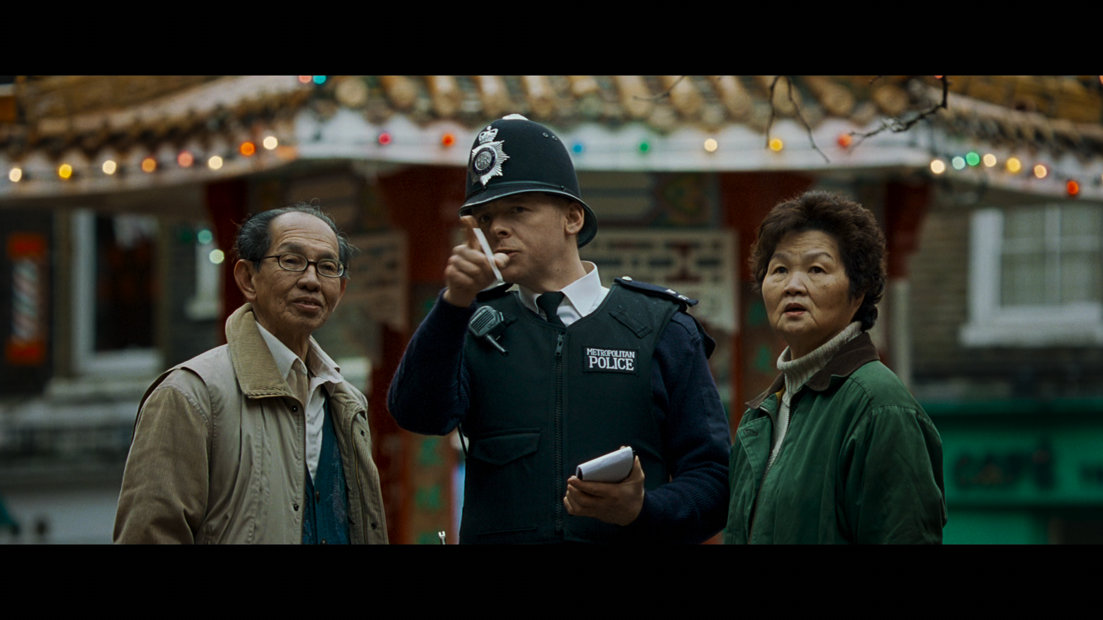 Hot.Fuzz.2007.UHD.BDRemux.2160p.HDR.DoVi.Hybrid.P8.by.DVT.mkv_snapshot_00.01.42_[2022.01.07_12.22.56].png