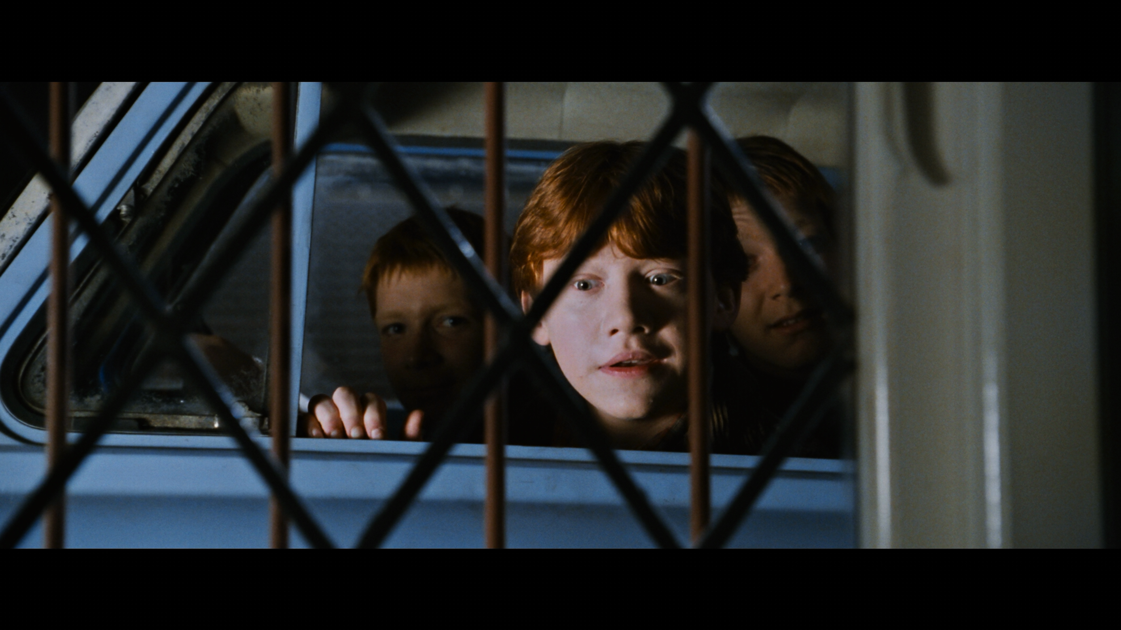 Harry.Potter.and.the.Chamber.of.Secrets.2002.2160p.UHD.BDRemux.DTSX.7.1.P8.HYBRID.DoVi-DVT.mkv_000906.435.png