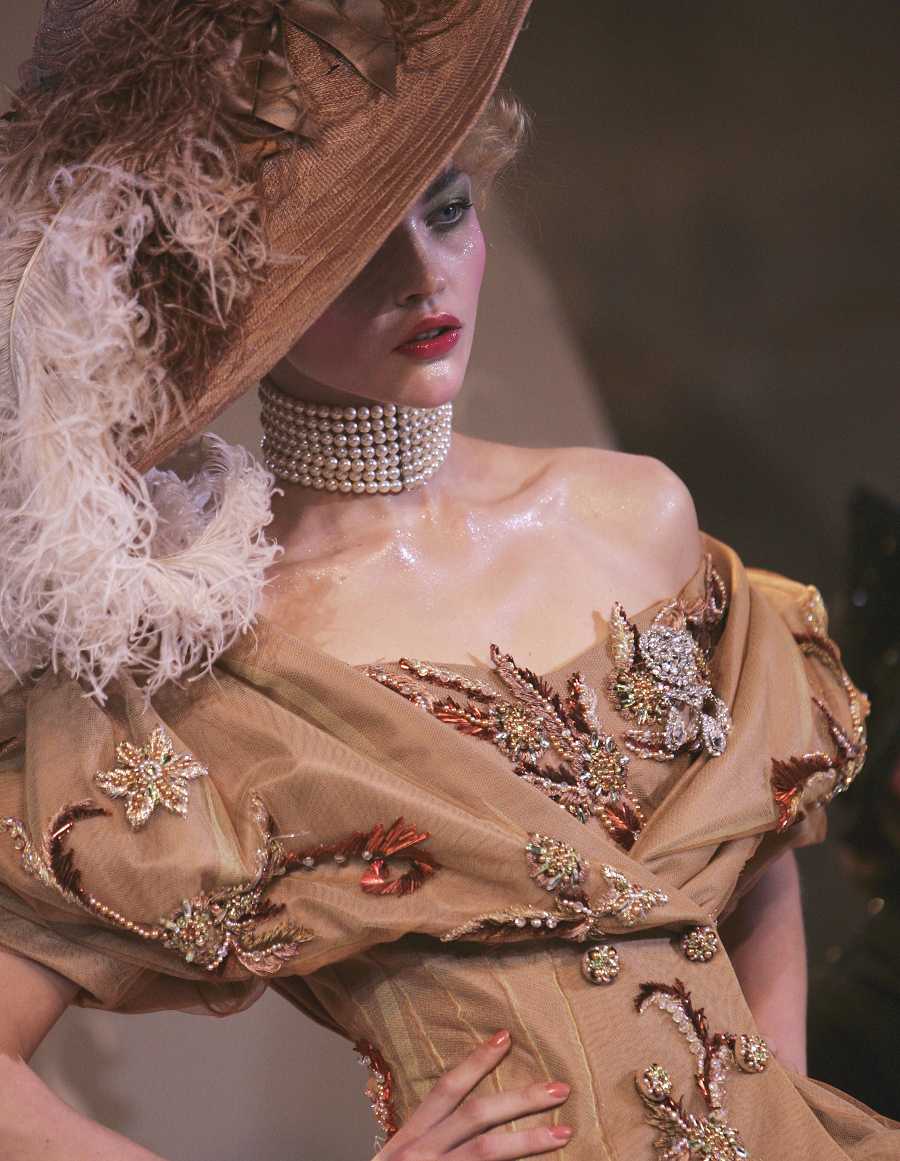 Christian Dior Fall 2007 Haute Couture.png