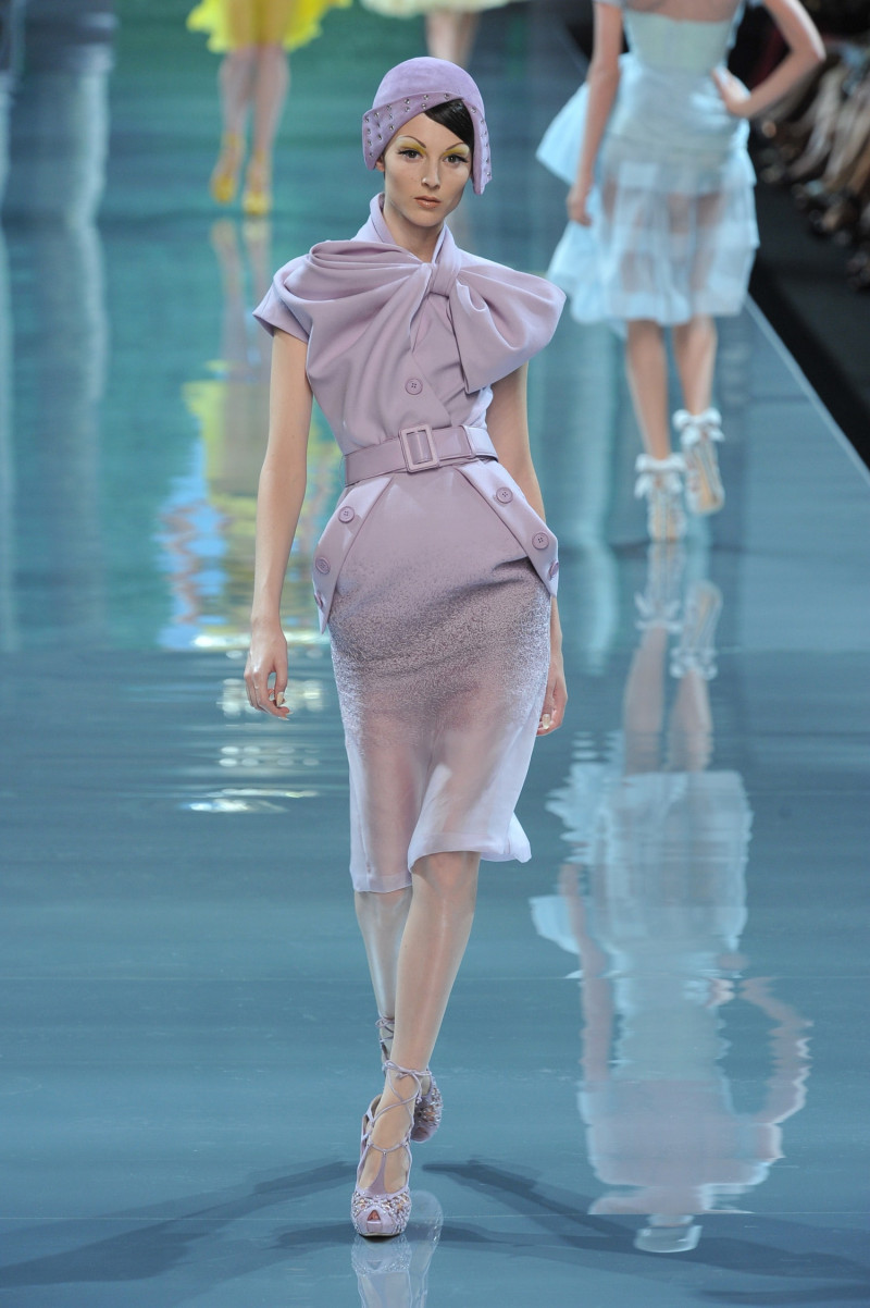 christian-dior-fall-2008-couture-00170h-anna-kuchkina.jpg