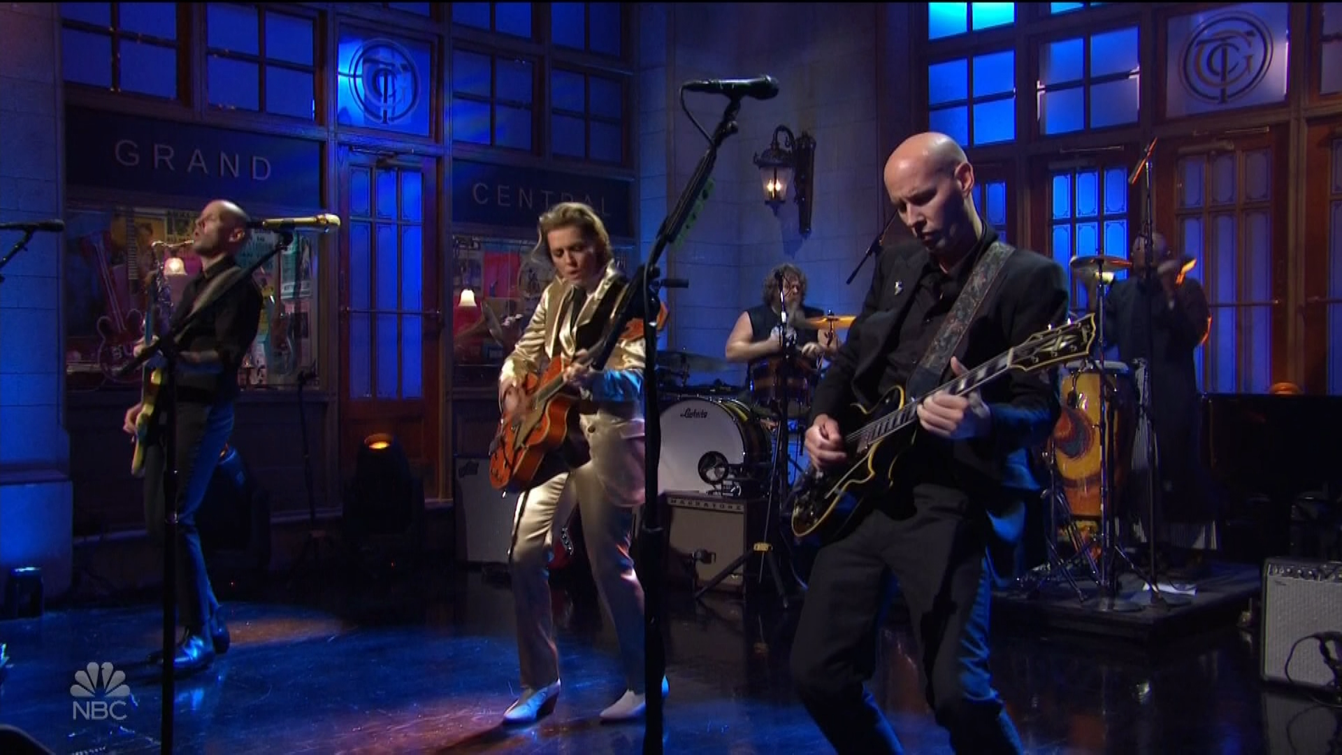 Brandi Carlile - Saturday Night Live (SNL) 2021.ts_20220508_132440.408.png