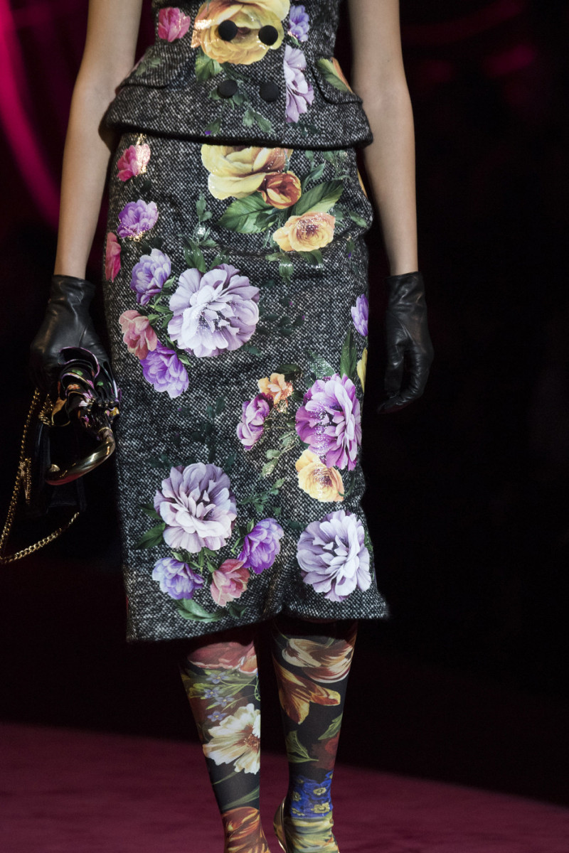 Dolce+Gabbana+Fall+2019+Details+lWmX2XA_PdBx.jpg