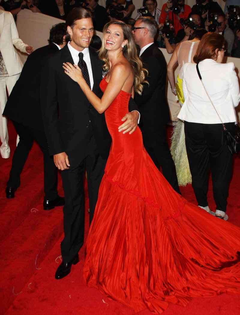 fp_7249219_metgala_ram_56_256.jpg