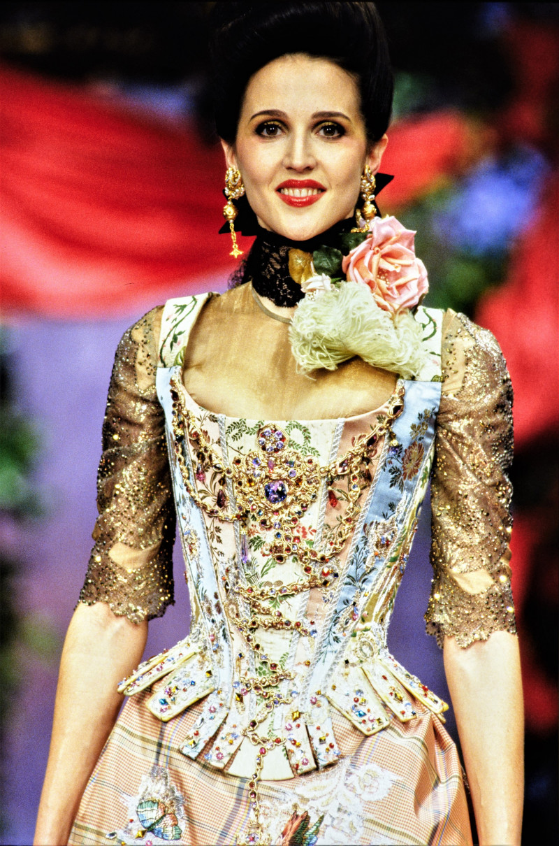 050-christian-lacroix-spring-1994-couture-CN10056707-suzanne-von-aichinger.jpg