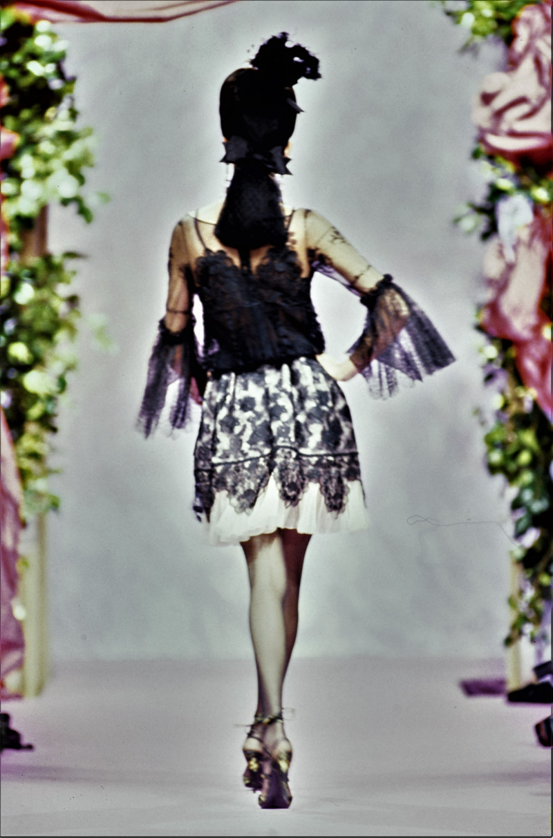 035-christian-lacroix-spring-1994-couture-CN10056644.jpg