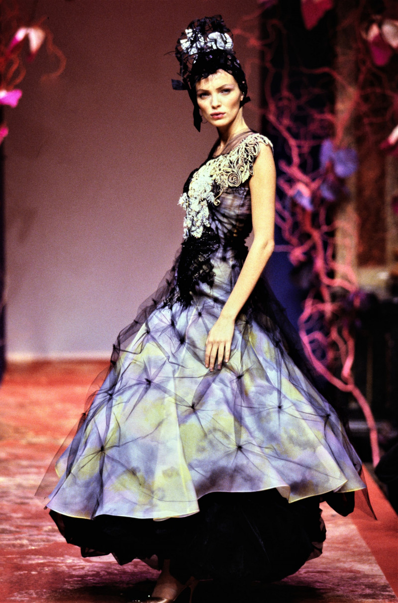 038-christian-lacroix-spring-1999-couture-detail-CN10057024-esther-canadas.jpg