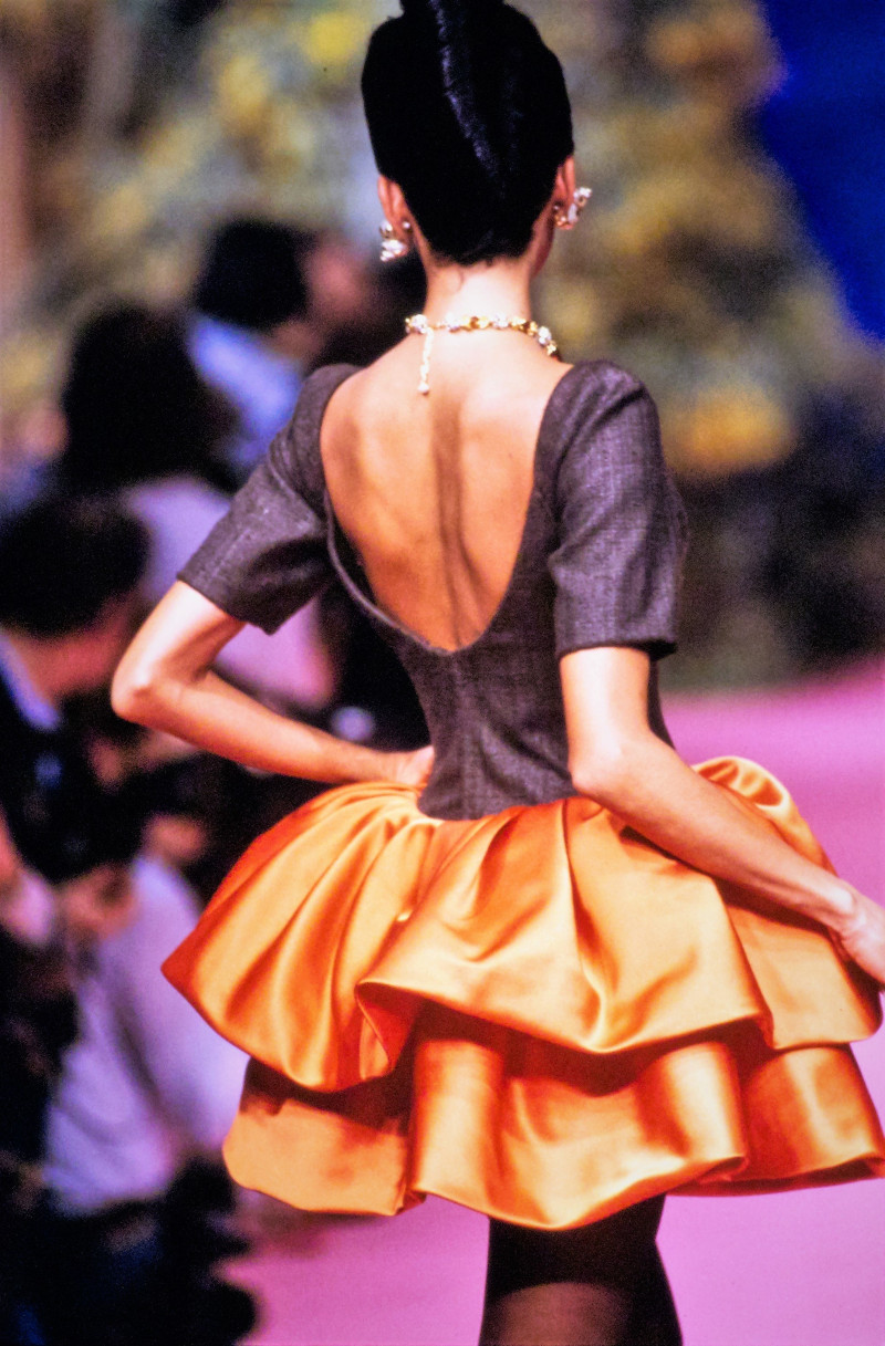 037-christian-lacroix-spring-1988-couture-details-CN10053755.jpg