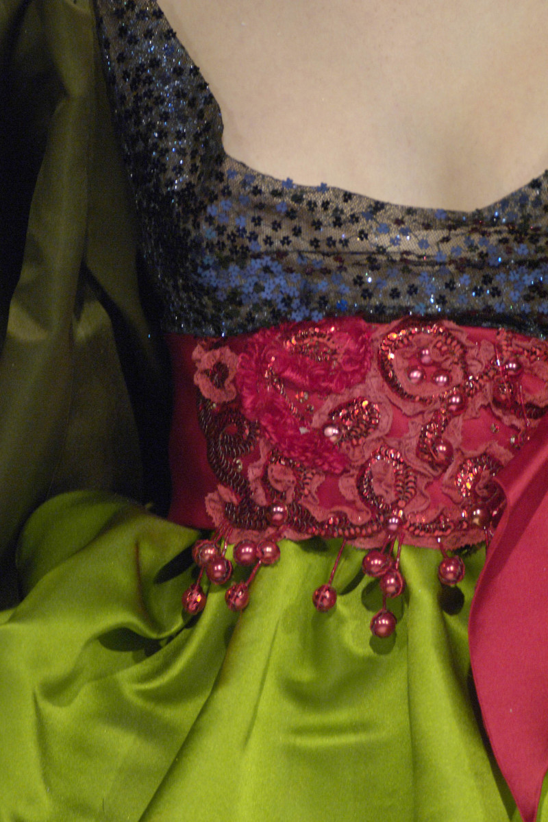 00850h-christian-lacroix-fall-2005-couture-details.jpg