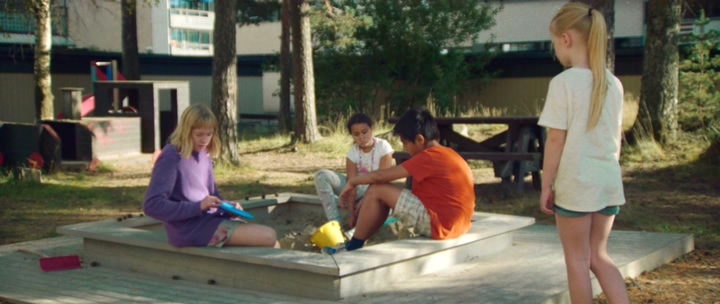 De.Uskyldige.2021.BDRip от New-Team_by_JNS82.avi_20220606_070917.054.jpg