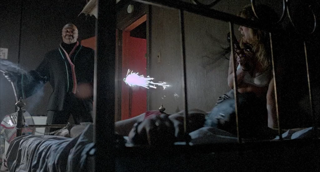 Вымогательство.1988.BDRip-AVC msltel.mkv_snapshot_00.37.18.953.png