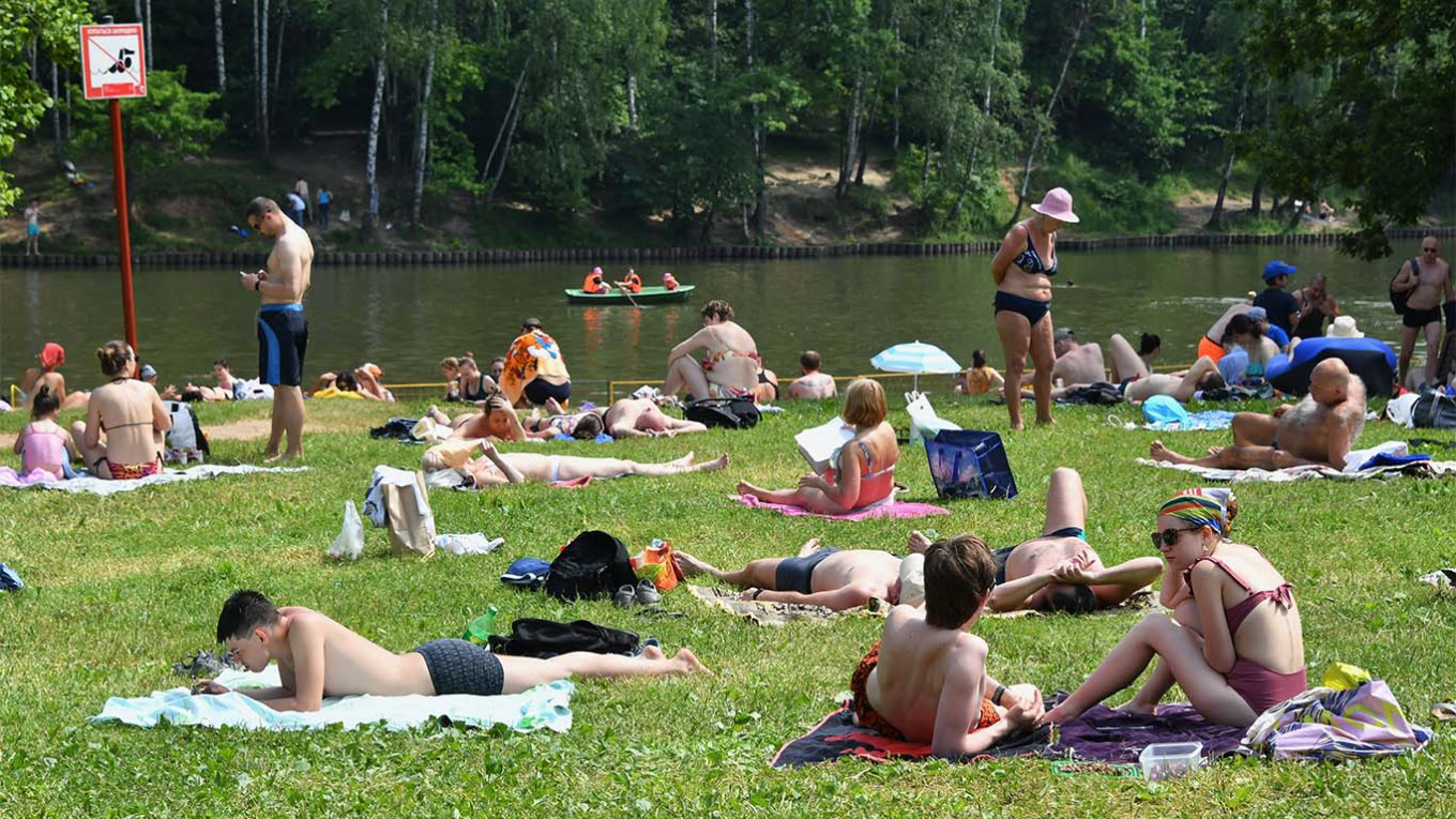 Где можно купаться. Покупаться, позагорать. Позагорать искупаться. Позагорать летом. Купание в разрешенных местах.