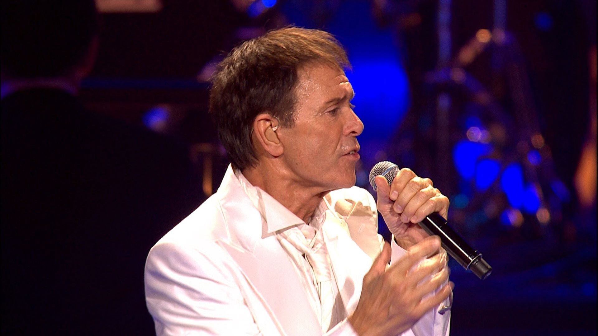 Cliff Richard - Bold as Brass 2010 1080i Blu-ray AVC DTS-HD 5.1_20220806_085607.326.png