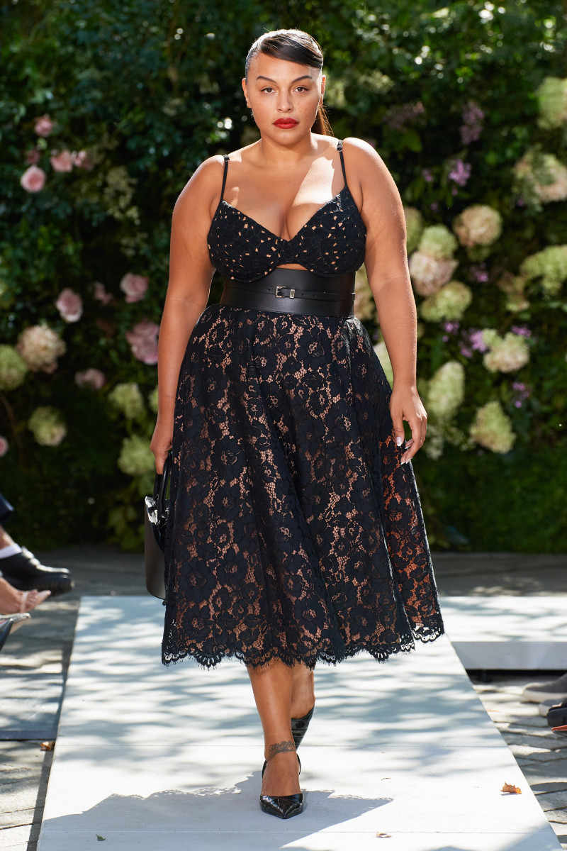 00052-Michael-Kors-Spring-22-RTW-New-York-credit-gorunway.jpg