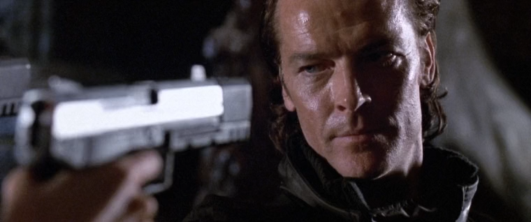 Lara.Croft.Tomb.Raider.2001.HDRip-AVC.ExKinoRay.mkv_snapshot_01.28.27.969.png