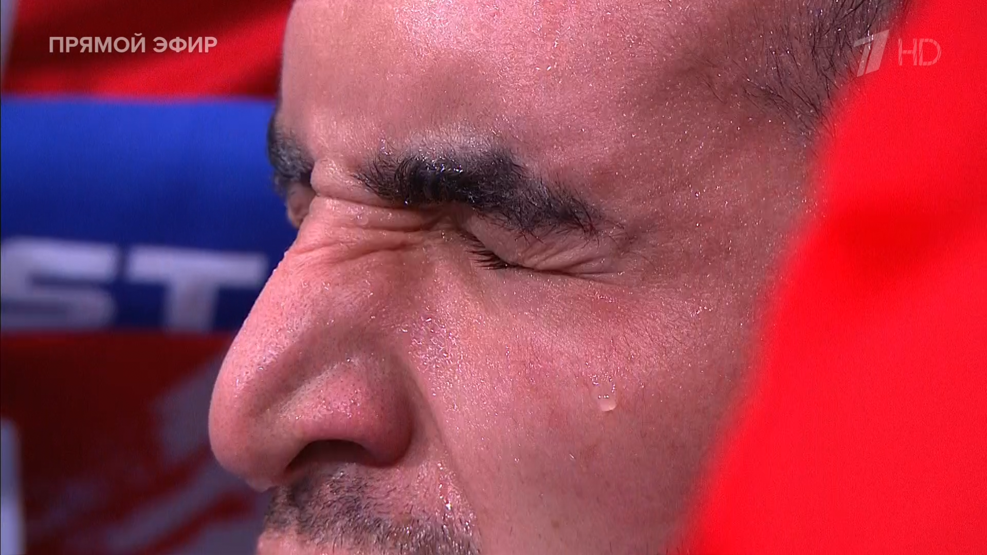 Лига Бокса1.ts_snapshot_01.33.40.941.png