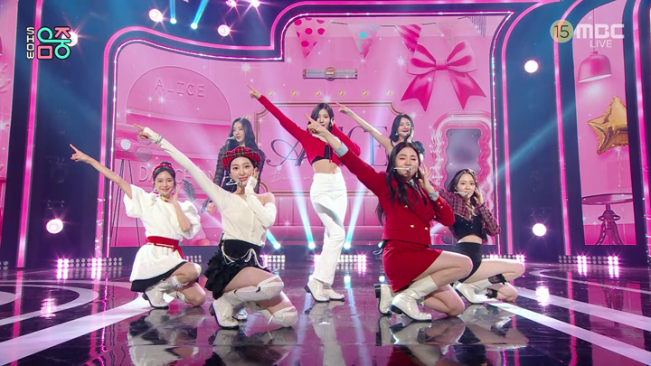Alice_(Elris)_-_Dance_On_(Music_Core_2022.12.17)_(JPOP.ru).png