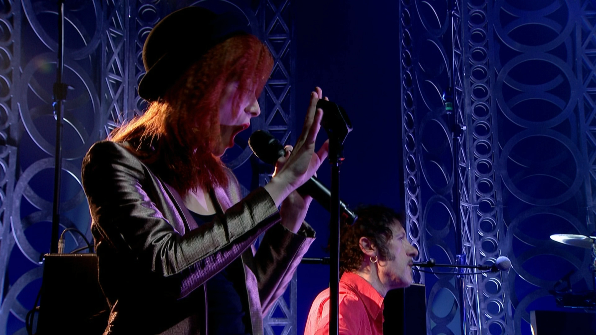 Simple Minds.Acoustic in Concert.2017.BD1080i_20221224_204442.225.png