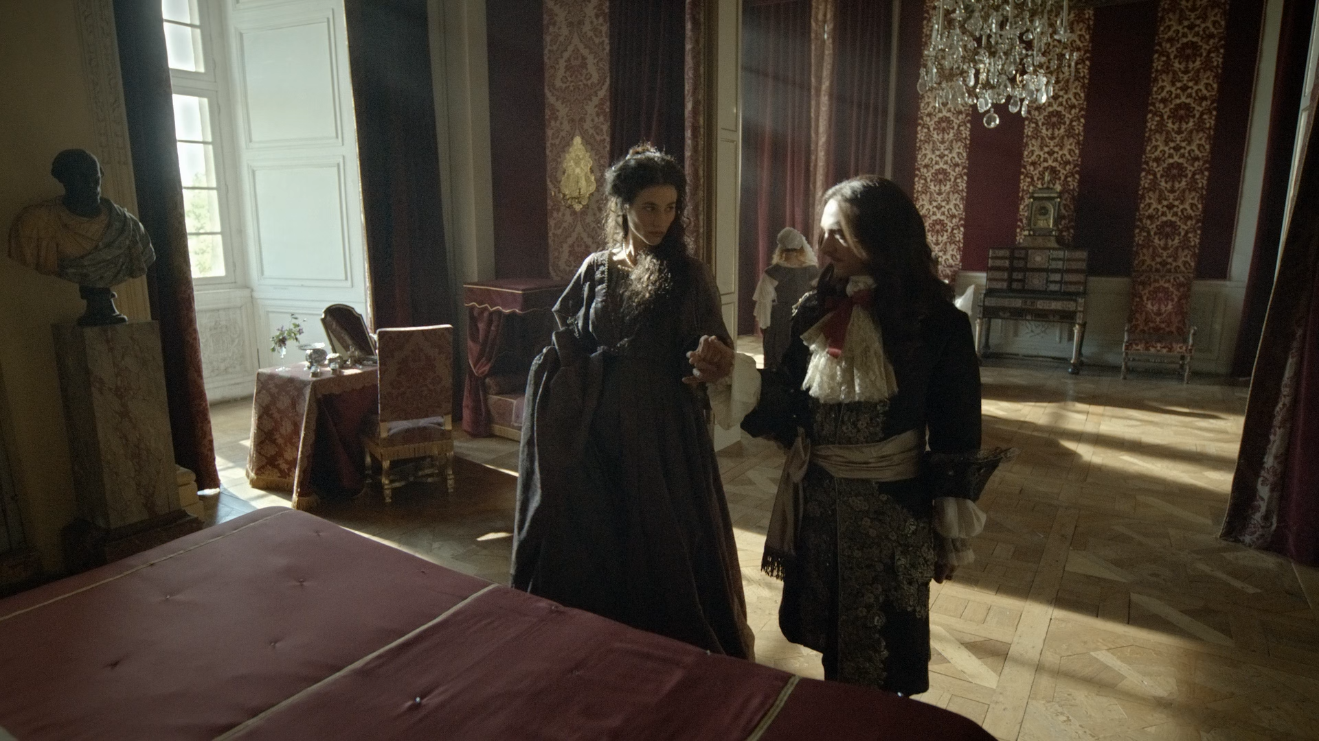S01E01.Welcome to Versailles.mkv_snapshot_15.57.480.png
