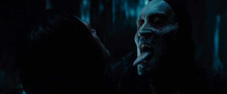 Drakula.2014.HDRip-AVC.ExKinoRay.mkv_snapshot_00.26.53.039.png