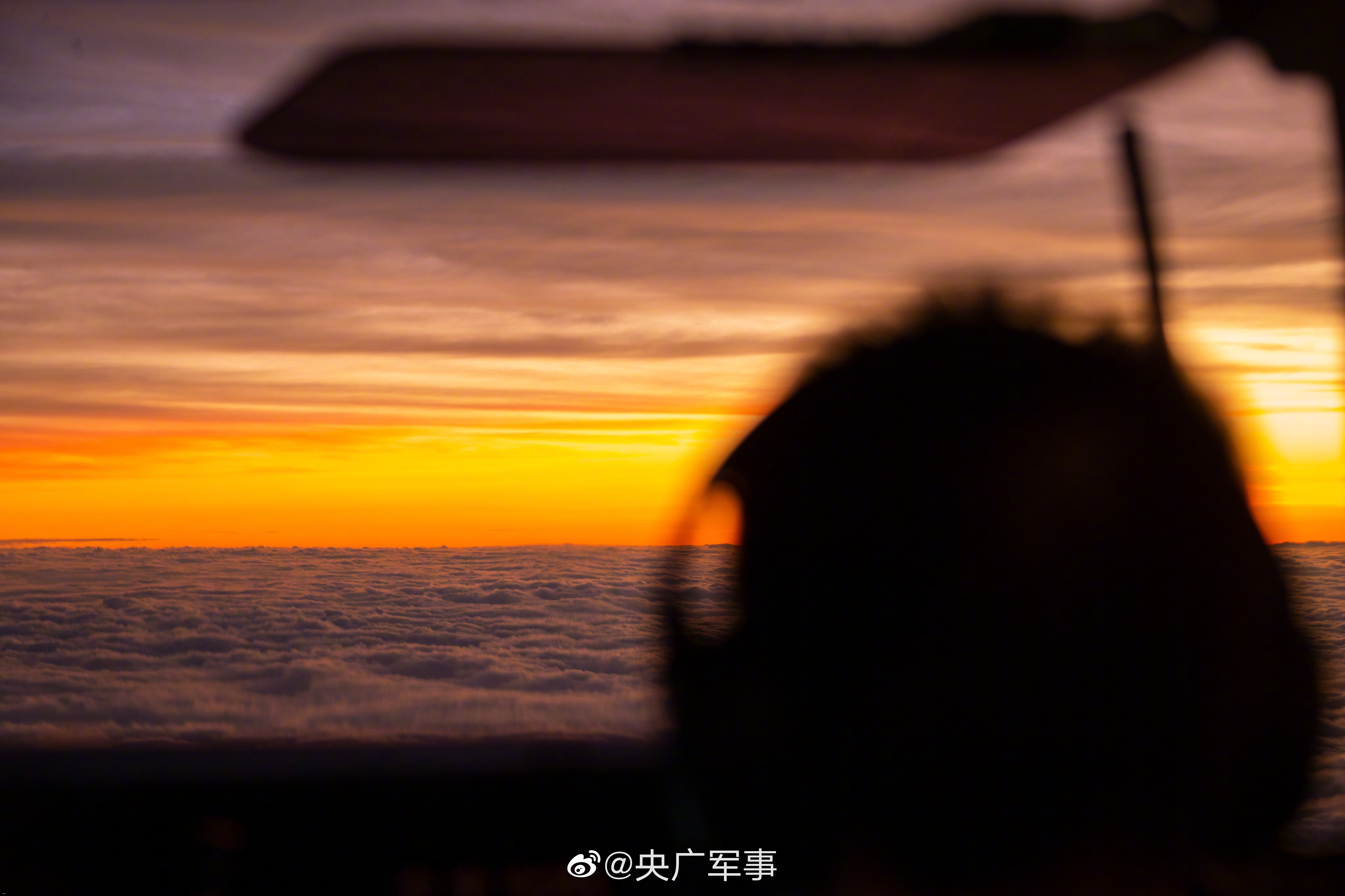 001SX8hXly1hao7o82cpij64002o0e8402.jpg