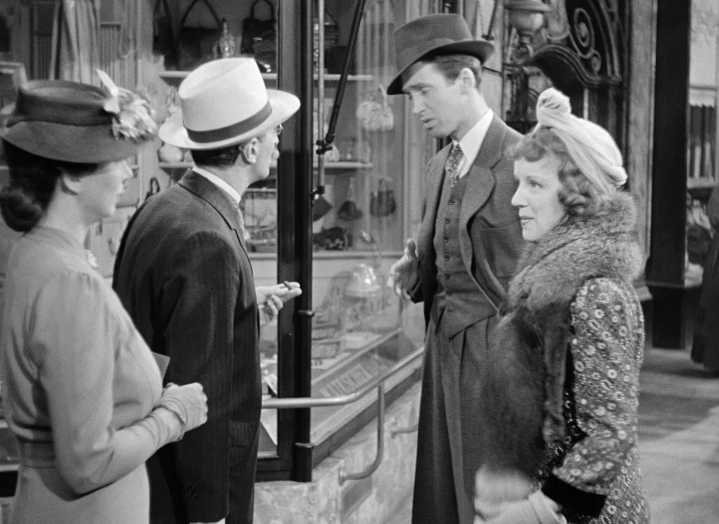 Магазинчик за углом (The Shop Around the Corner) 1940.mkv_snapshot_00.03.00.180.png