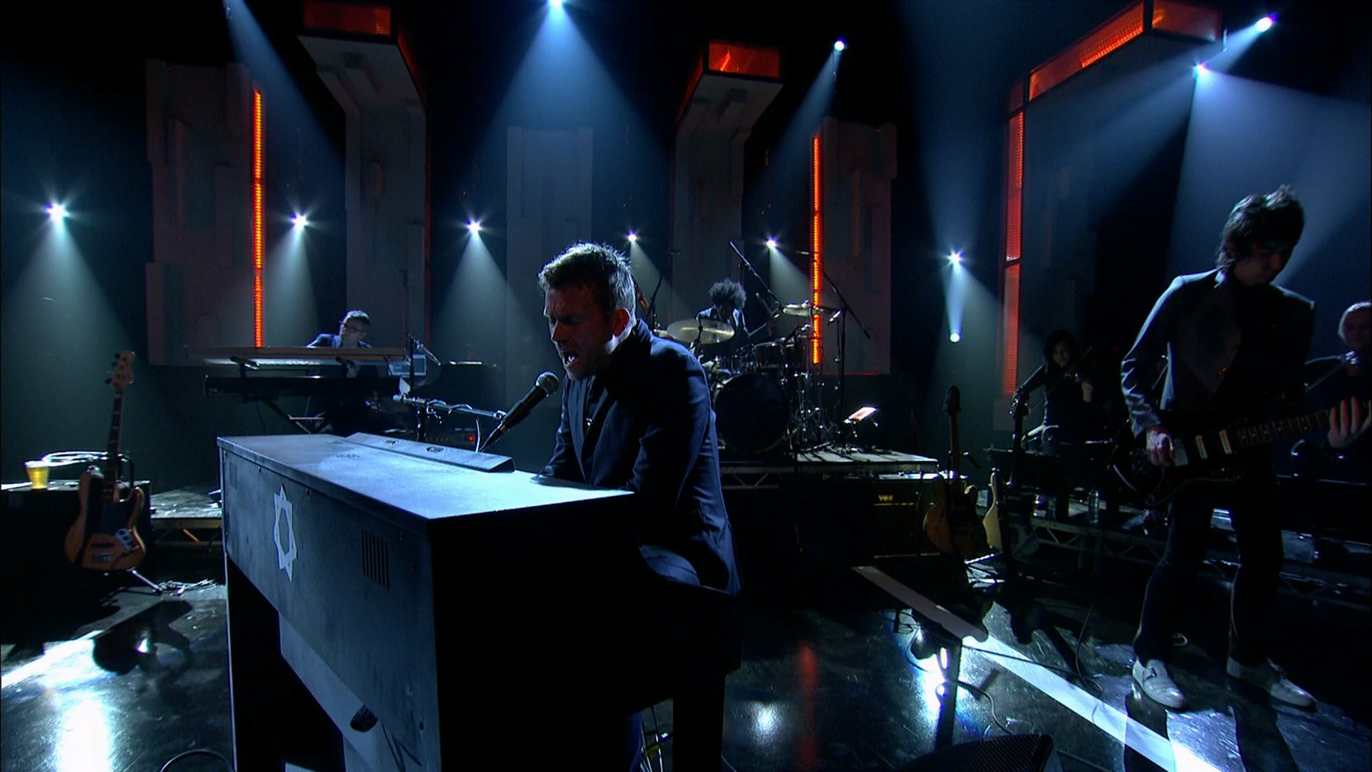 Later... Live with Jools Holland - Series 44 Episode 3 Full (2014).ts_20230312_205140.235.png