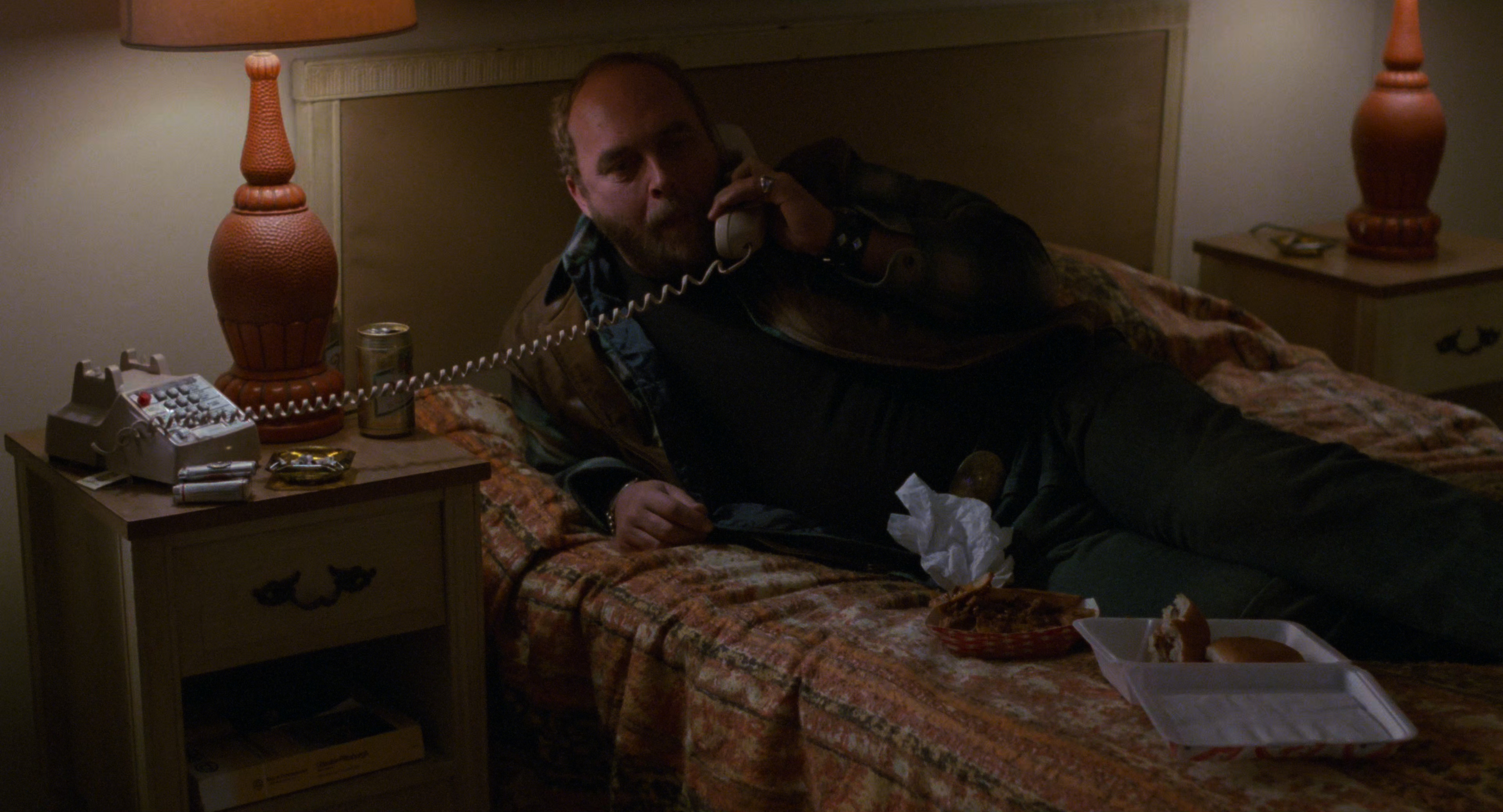 Успеть до полуночи (Midnight Run) 1988.mkv_snapshot_00.30.40.000.jpg